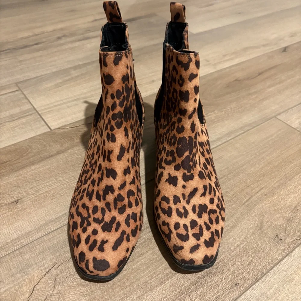 A new‎ day Ellie Leopard Print Chelsea Boots black Brown size 9